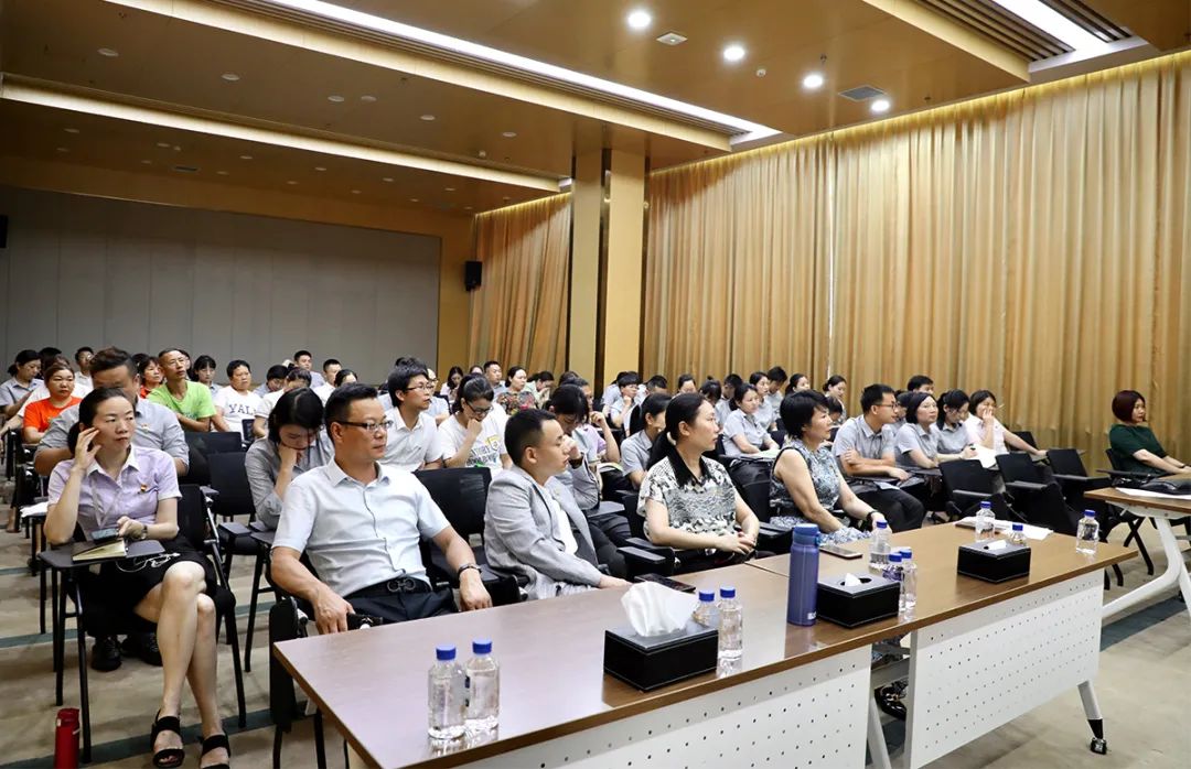 绿之韵集团党委举行党史专题学习会