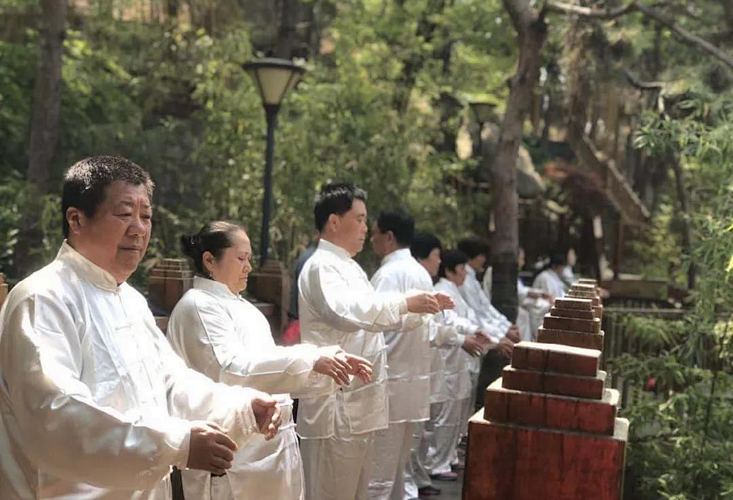 卫康：市军休干部荣誉疗养基地落户蒙山康谷温泉疗休养基地