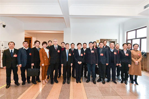 胡国安委员出席湖南省政协十二届五次会议，提案引多方热议媒体聚焦报道