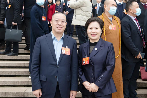 胡国安委员出席湖南省政协十二届五次会议，提案引多方热议媒体聚焦报道