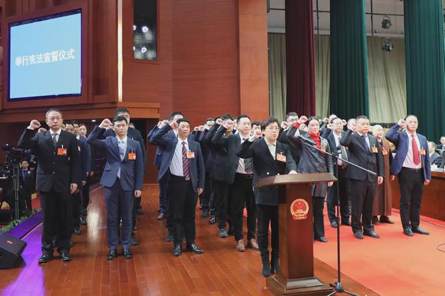 胡国安代表出席长沙市第十六届人民代表大会第一次会议