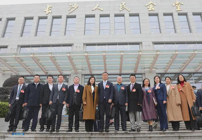 胡国安代表出席长沙市第十六届人民代表大会第一次会议