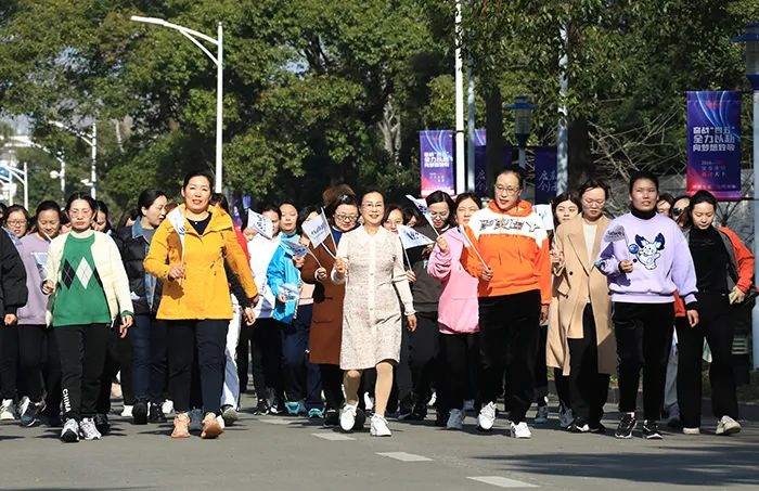 健康美丽半边天，欢乐芝彩安惠人