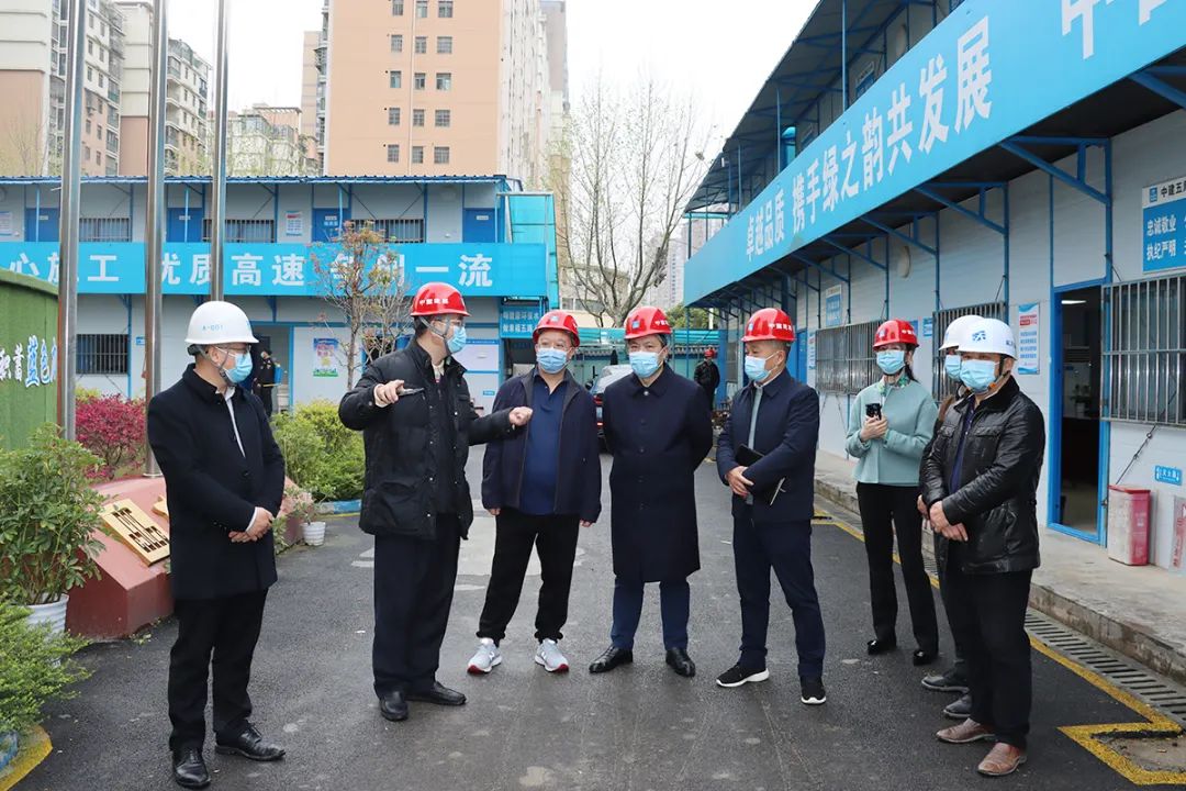 长沙市雨花区人大常委会主任冯聪龙一行莅临绿之韵中心调研