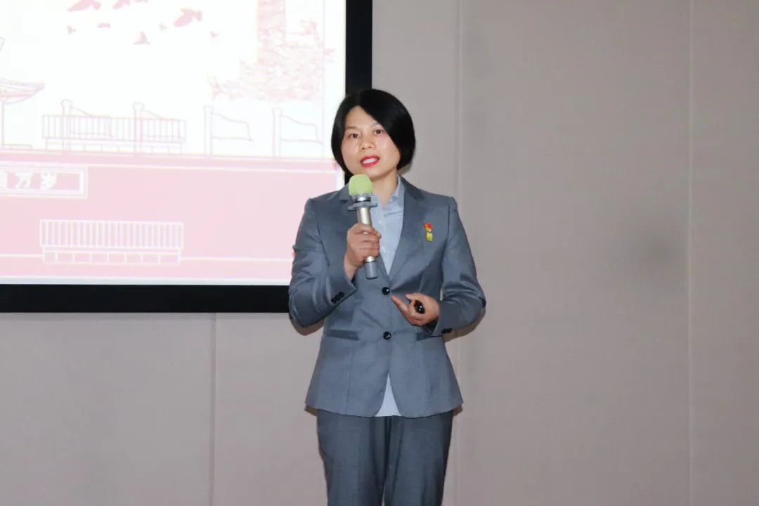 绿之韵集团党委组织召开学习“两会”精神专题会议