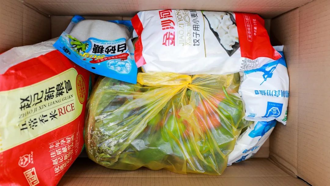 绿叶第二批米面、蔬菜生活物资驰援上海