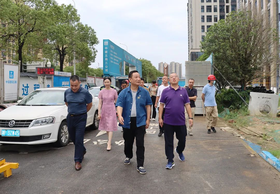 湖南省政协社会和法制委员会副主任钟钢一行莅临绿之韵中心调研