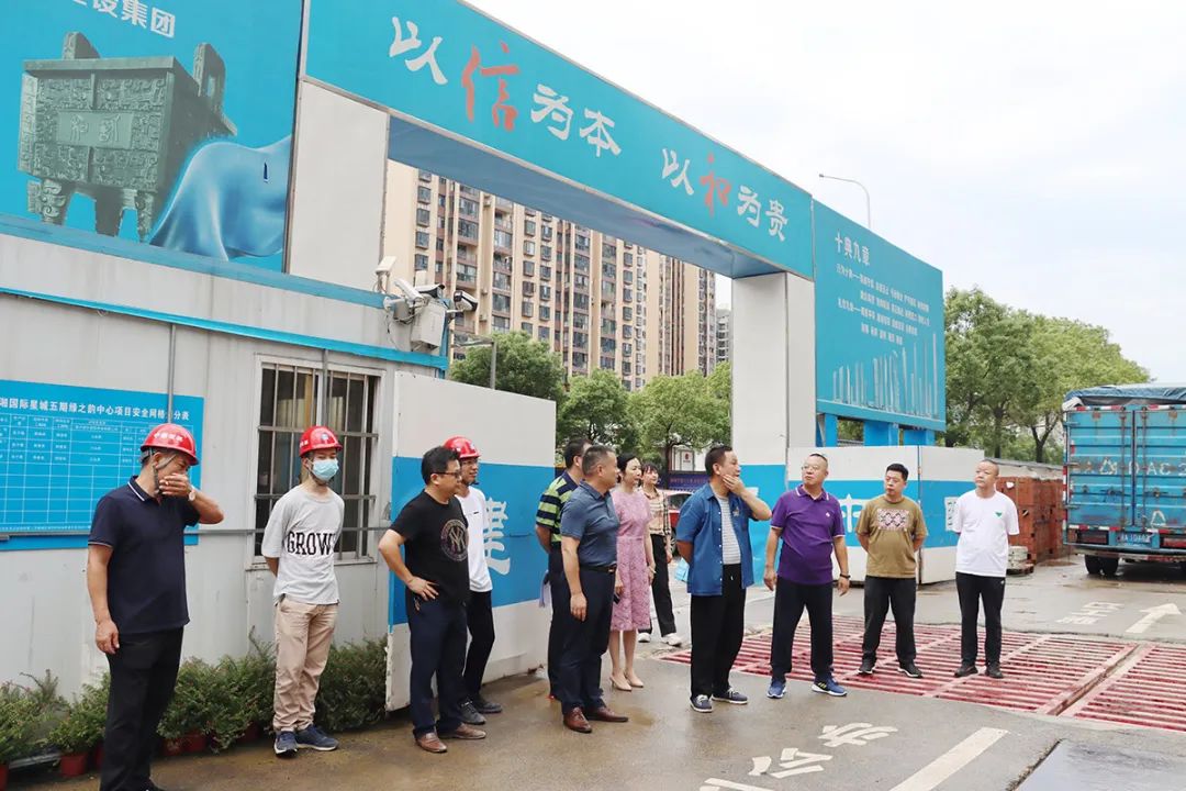 湖南省政协社会和法制委员会副主任钟钢一行莅临绿之韵中心调研