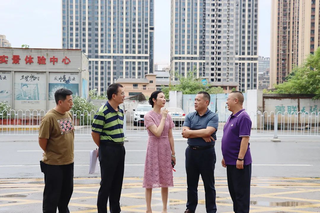 湖南省政协社会和法制委员会副主任钟钢一行莅临绿之韵中心调研