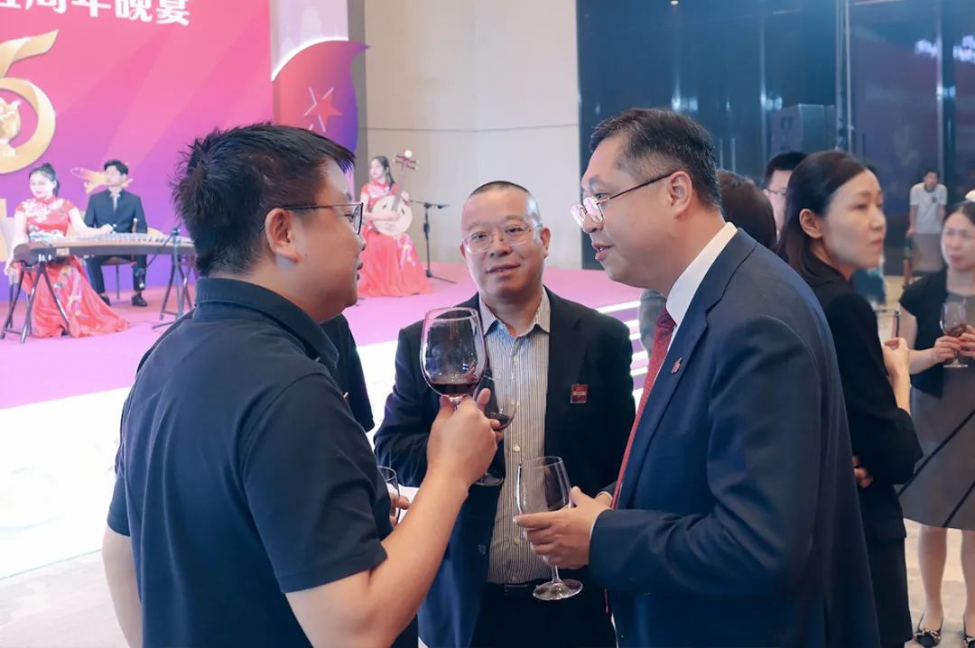 绿之韵胡国安董事长受邀出席香港特别行政区成立25周年庆祝晚宴