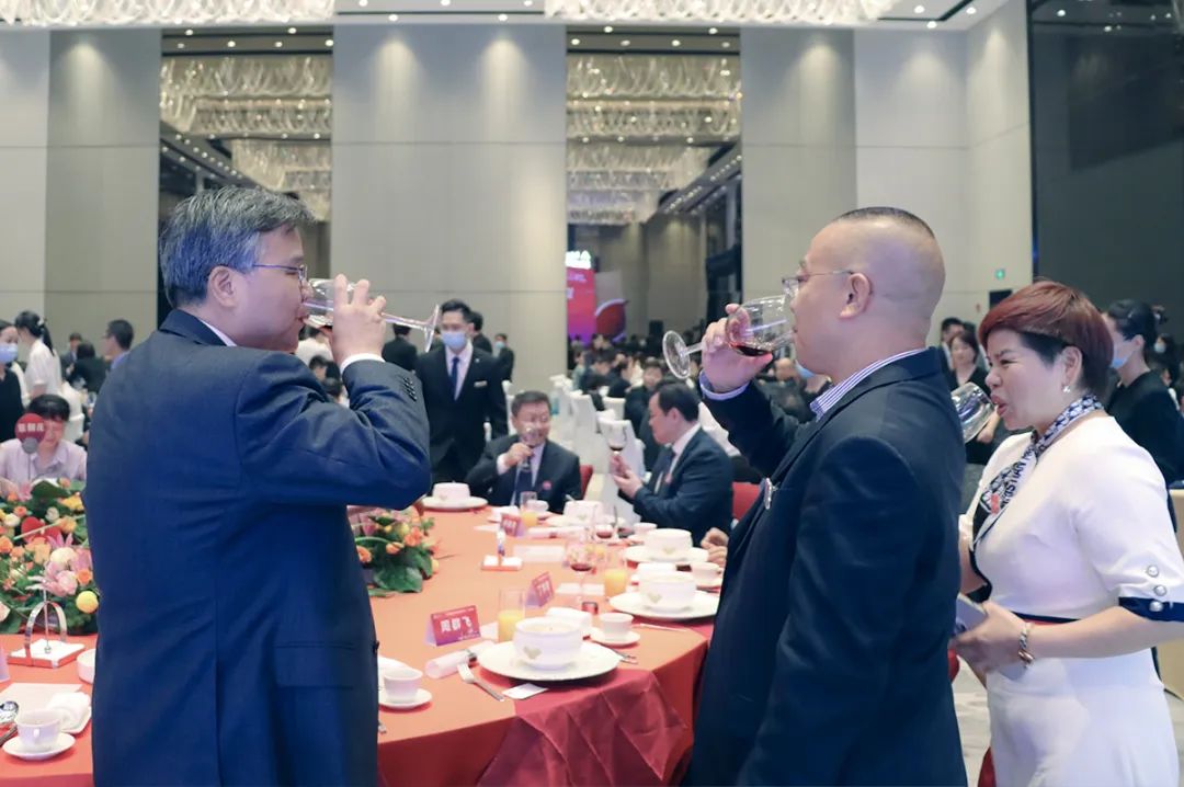 绿之韵胡国安董事长受邀出席香港特别行政区成立25周年庆祝晚宴