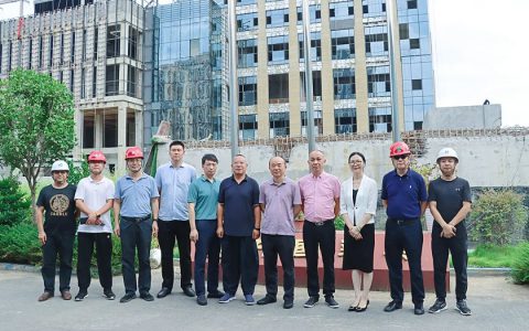 中共长沙市委统战部副部长饶福明一行莅临绿之韵中心调研