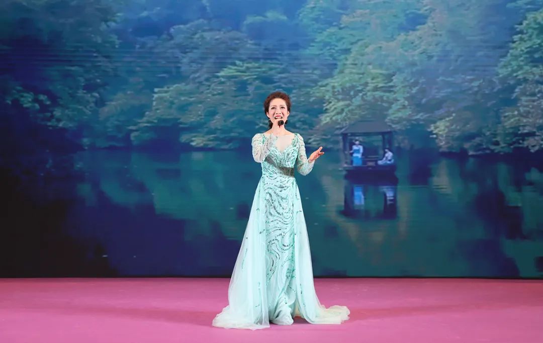 绿之韵胡国安董事长受邀出席香港特别行政区成立25周年庆祝晚宴