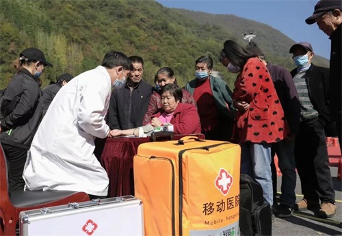 共筑健康未来 康宝莱“移动医院设备包”落地湖北襄阳宦家坪村