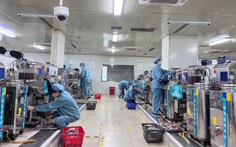 康美(重庆)智慧药房全力煎制中药助力抗疫攻坚