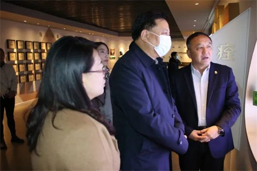 青海省委常委、統(tǒng)戰(zhàn)部部長班果調(diào)研金訶藏藥