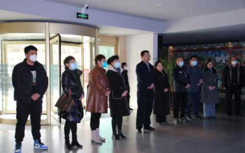 西宁市总工会副主席带领调研组到访金诃藏药