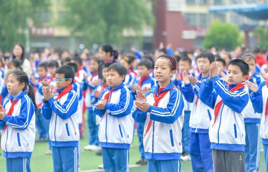 跃莱第八座爱心书屋落户罗田县三里畈小学