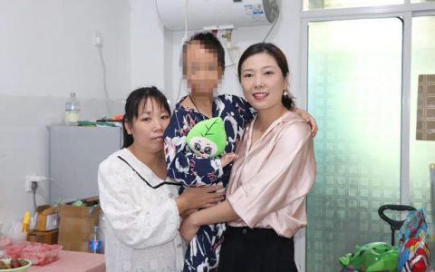 绿之韵公益基金会看望慰问烫伤儿童