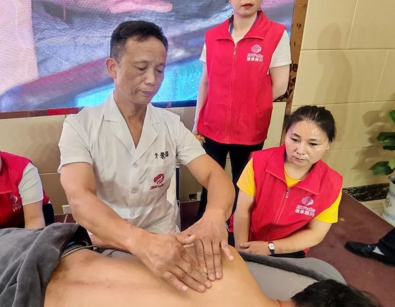 三八妇乐德宸系统青囊集循经推拿适宜技术交流会走进江苏常州