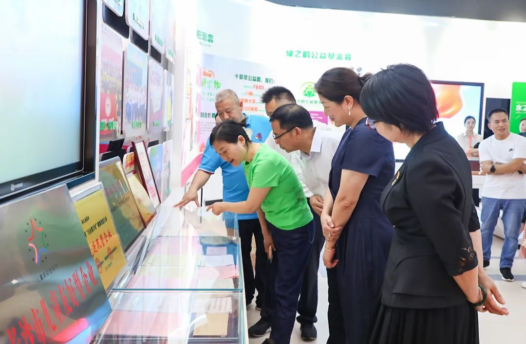 长沙市信访局领导一行莅临绿之韵集团参观，开展主题党日交流活动