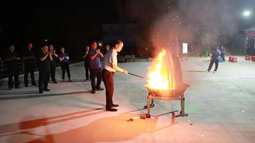 安发生物举办“不忘初心，牢记使命”安发高层中心组学习会暨安达园开园点火仪式