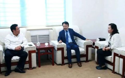 康尔董事长生物邹圣灿在齐鲁师范学院参加产学研合作对接会