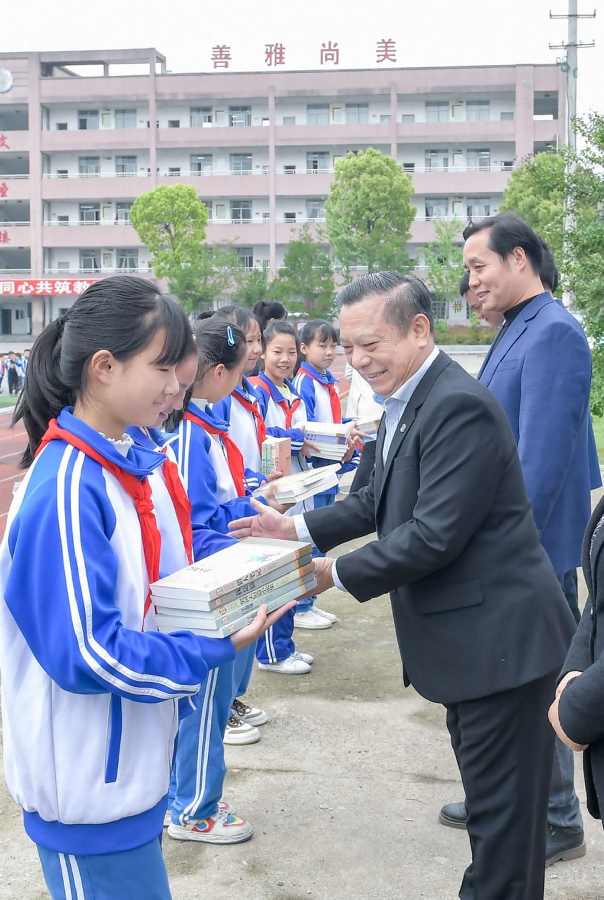 筹办华文小学77周年千人宴，跃莱总裁廖宗明再续中马友好佳话