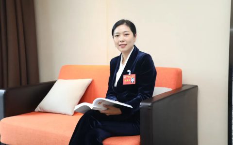 蒋文 ：你当像鸟飞往你的山，行你所行，无问东西