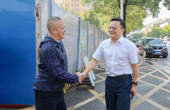 长沙市雨花区委常委、纪委书记钟孝明一行莅临绿之韵中心调研指导