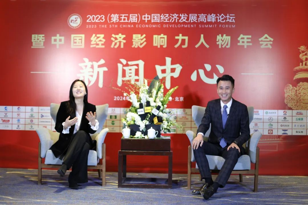 SUKA品牌董事长李庆南被评为“2023中国经济十大影响力人物”