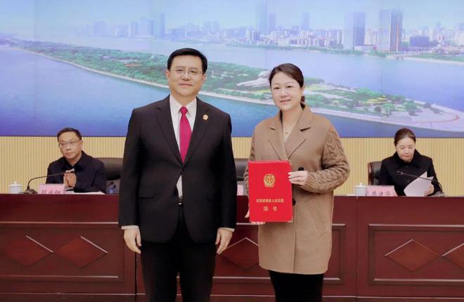 绿之韵集团总裁劳嘉受聘为湖南省高级人民法院第三届特约监督员