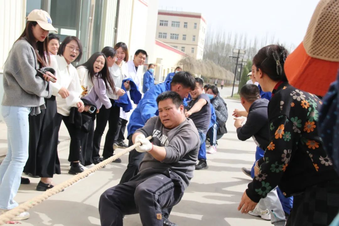 金诃藏药员工拔河友谊赛成功举办