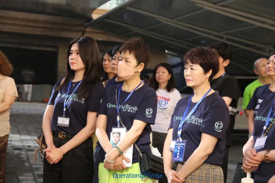 艾多美“微笑行动”和田站拉开帷幕