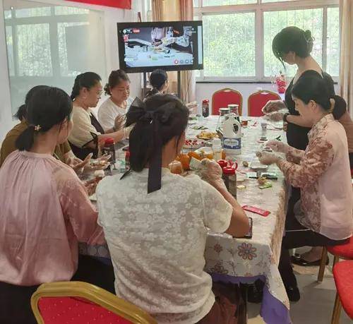 献礼三十周年 1314完美健康节成功举行