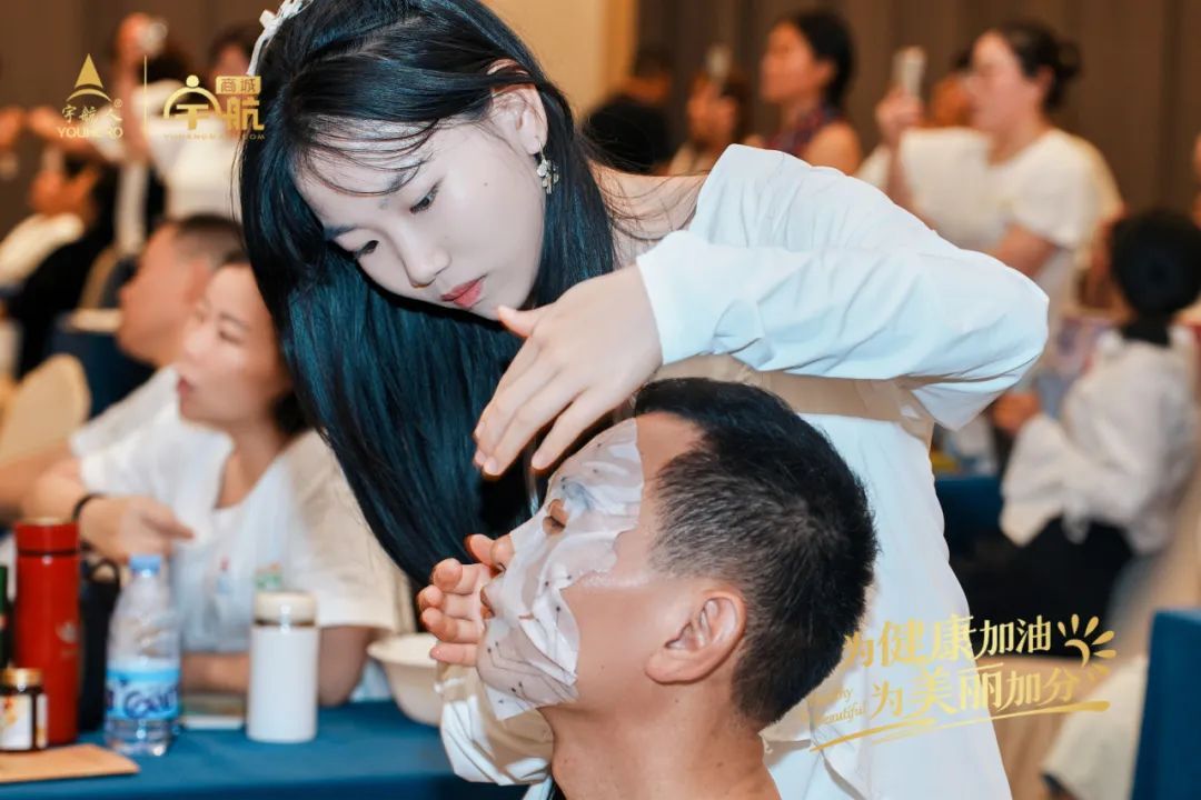 宇航人第四期美容护肤专业班在郑州圆满结课