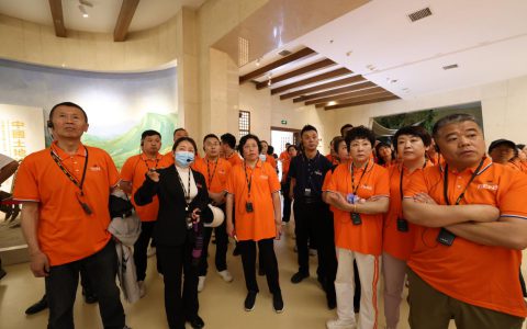 天狮集团党委开展“传承红色基因，担当时代使命”主题党日活动