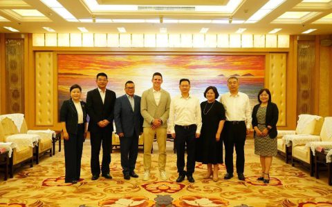 上海奉贤区委书记袁泉会见如新集团宁怀恩一行
