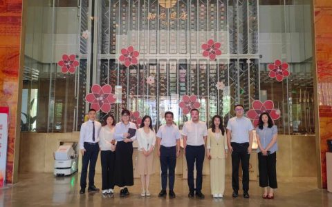 首发集团旗下首发工贸服务区分公司领导参观同仁堂知嘛健康零号店