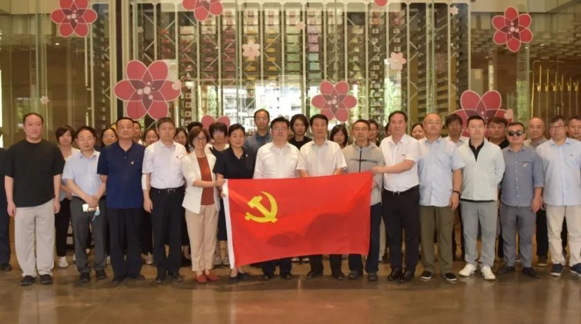 北京出版集团探访同仁堂知嘛健康零号店