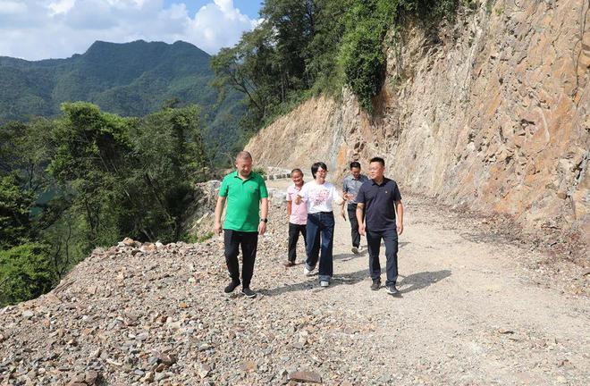 绿之韵集团乡村振兴建设活动走进安化县老屋溪村