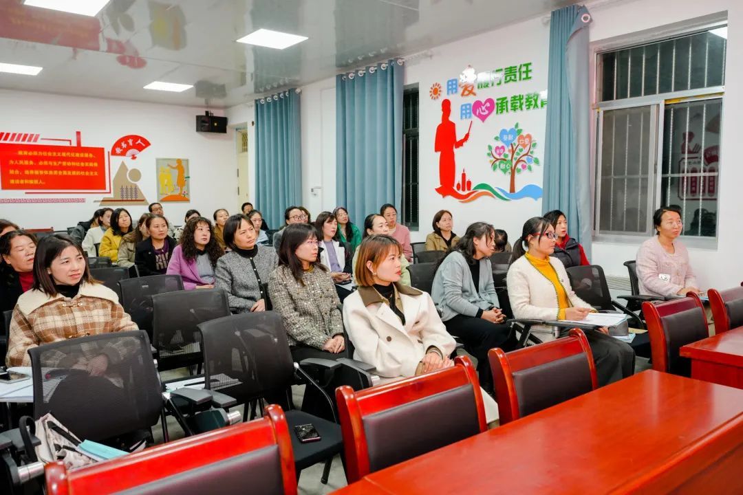天士力公益基金会组织“彩云下的课堂”支教活动