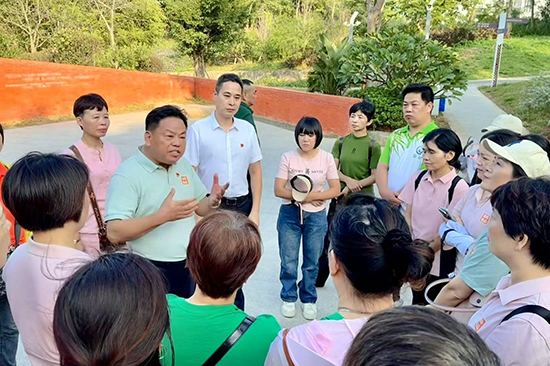 新时代福建联合流动党支部开展“红心向党庆华诞，砥砺奋进建新功”主题活动