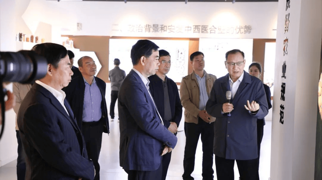 福建省人大法制委员会主任委员薛云官带队调研安发生物