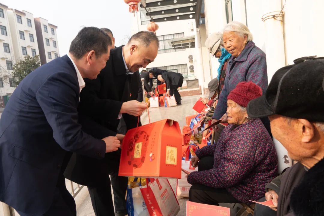 卫康党委开展“迎新春 送温暖”走访慰问活动