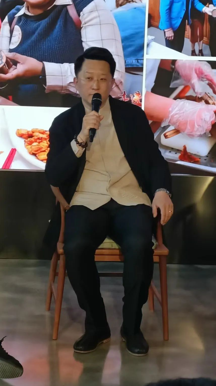 清华苏世民书院师生走进同仁堂 被中式养生文化“圈粉”