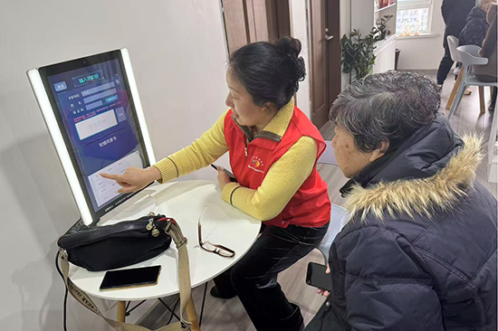 新时代辽宁联合流动党支部连续开展八场“健康同行三十载 携手共进创未来”志愿服务行动