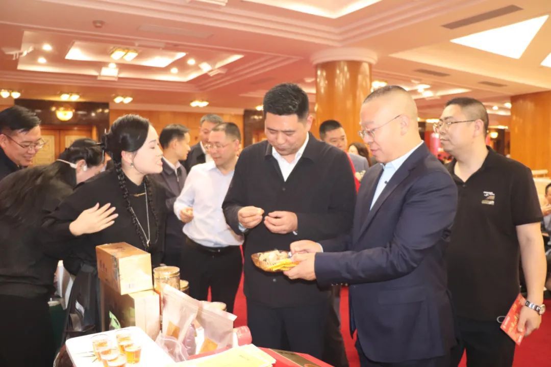 绿之韵胡国安出席深圳市安化商会2025年年会