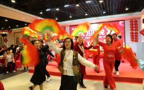 金科伟业2025开放日┃市场一部三千人齐聚金科，共探大健康新机遇