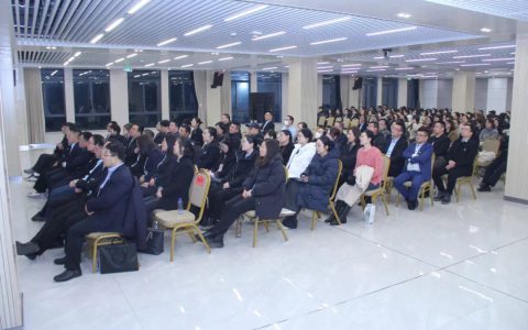 威海紫光组织观看“3·15”晚会